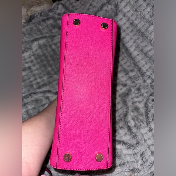 NWOT Michael Kors “Sutton” Saffiano Satchel - Picture 3 of 6